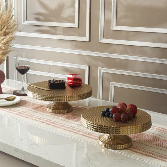 Gold Cake Dish on Base 75637
