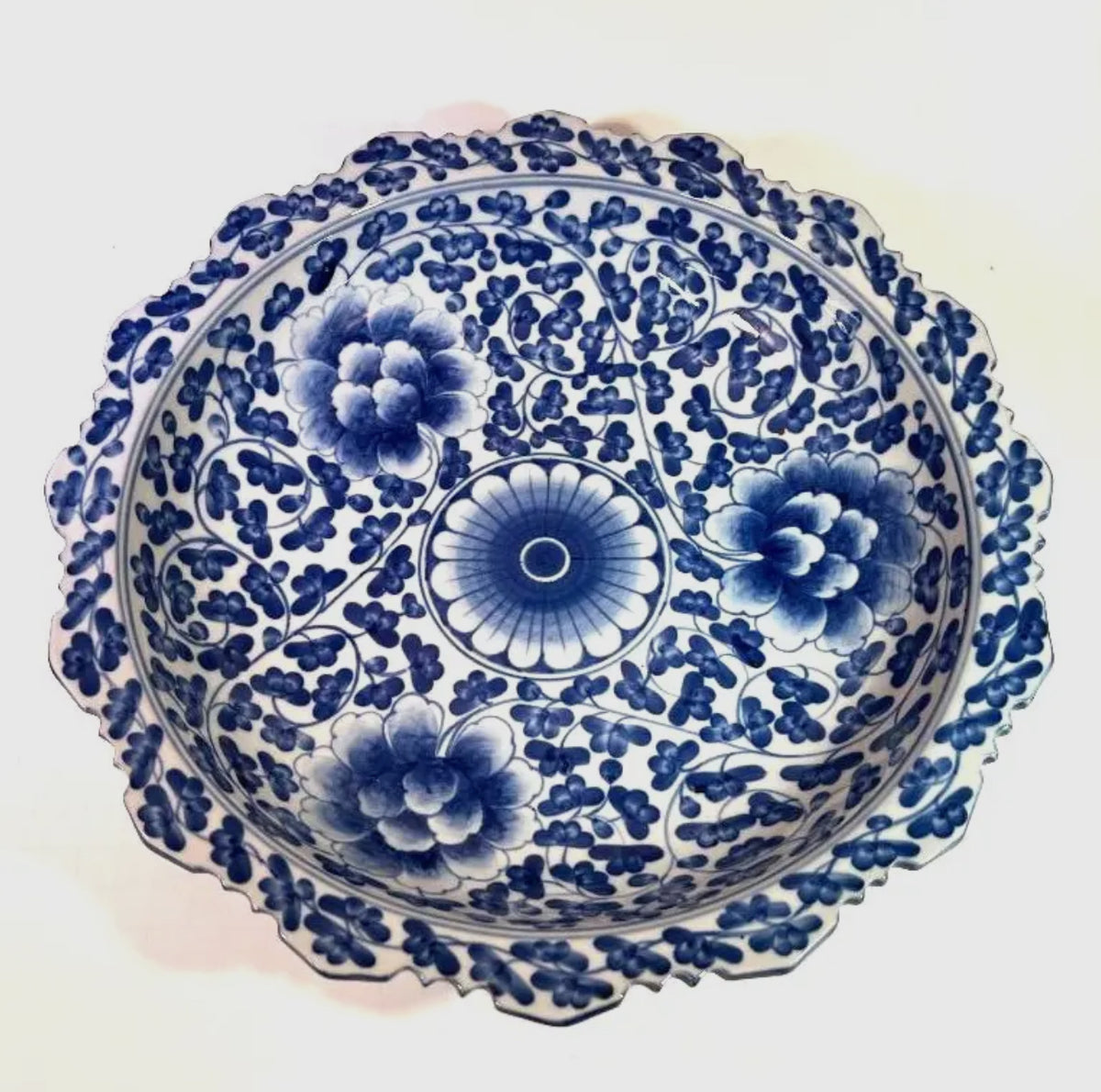 Dramatic Round Coriander Bowl