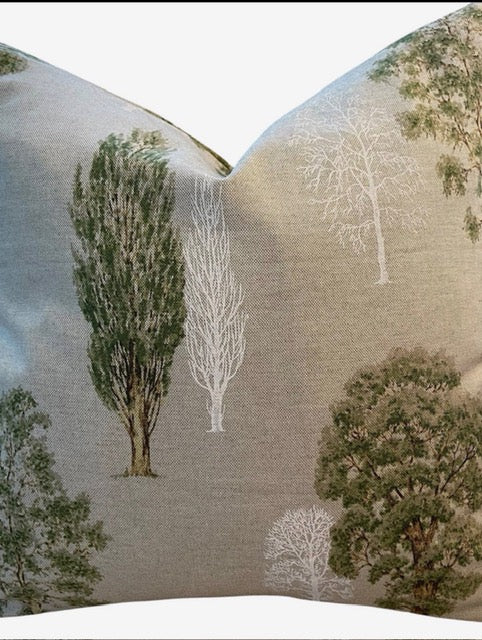 D& G Pillow with Feather Insert 20"x20"