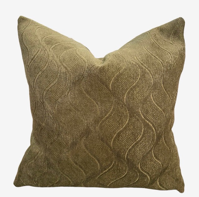 D& G Pillow with Feather Insert 22"x22"