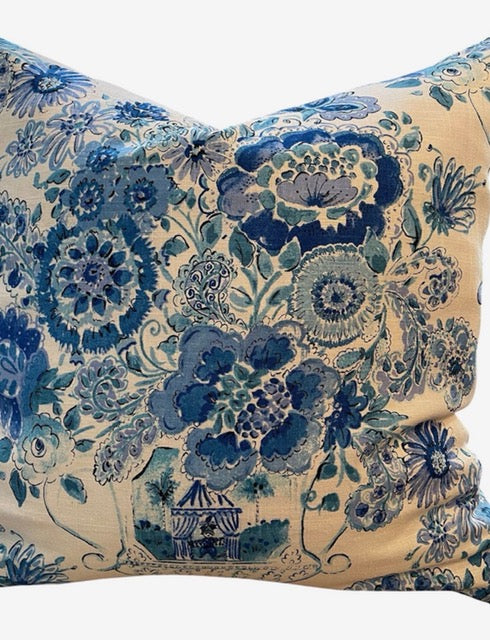 D& G Pillow with Feather Insert 20"x20"